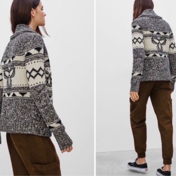 Aritzia Sweaters - Aritzia TNA Sea to Sky Lambswool Sweater